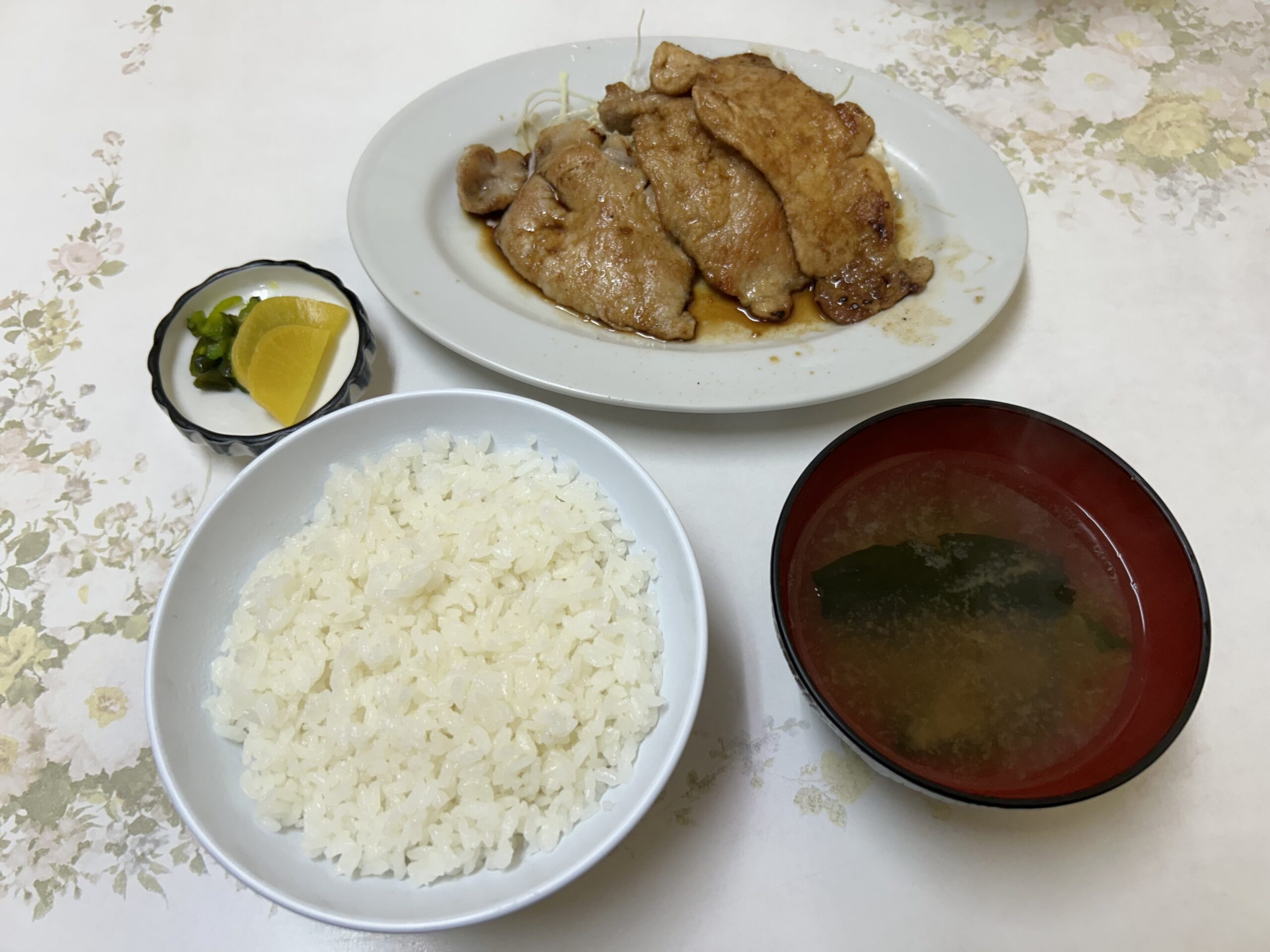生姜焼き定食の写真