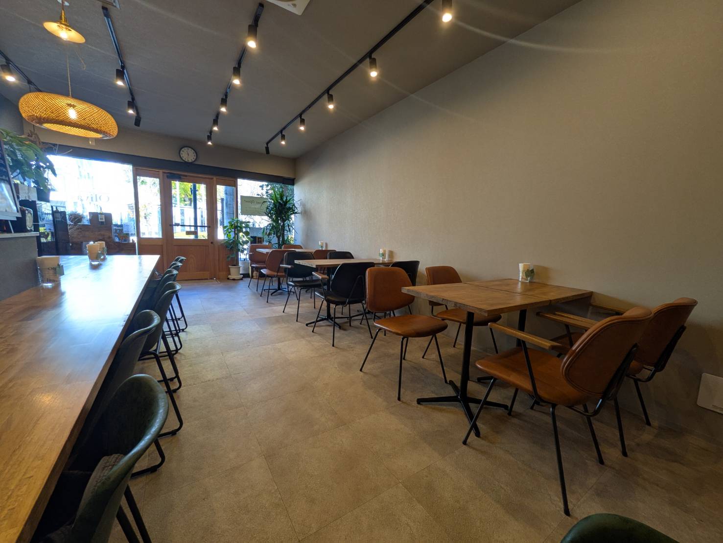 ビストロオリバスの店内の様子