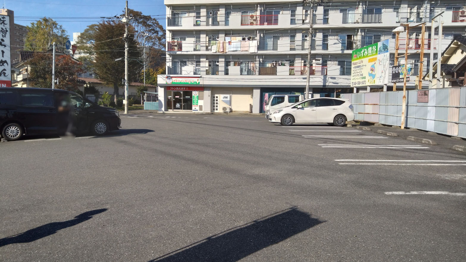 田所商店の駐車場