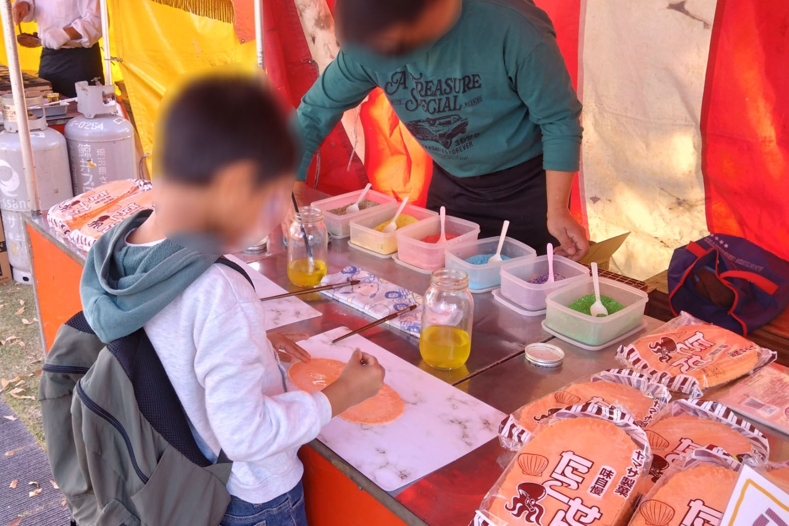 たこせんを作っている様子