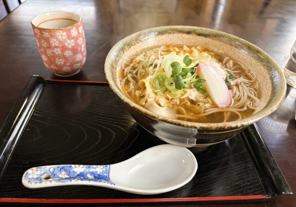 玉子とじそばの写真