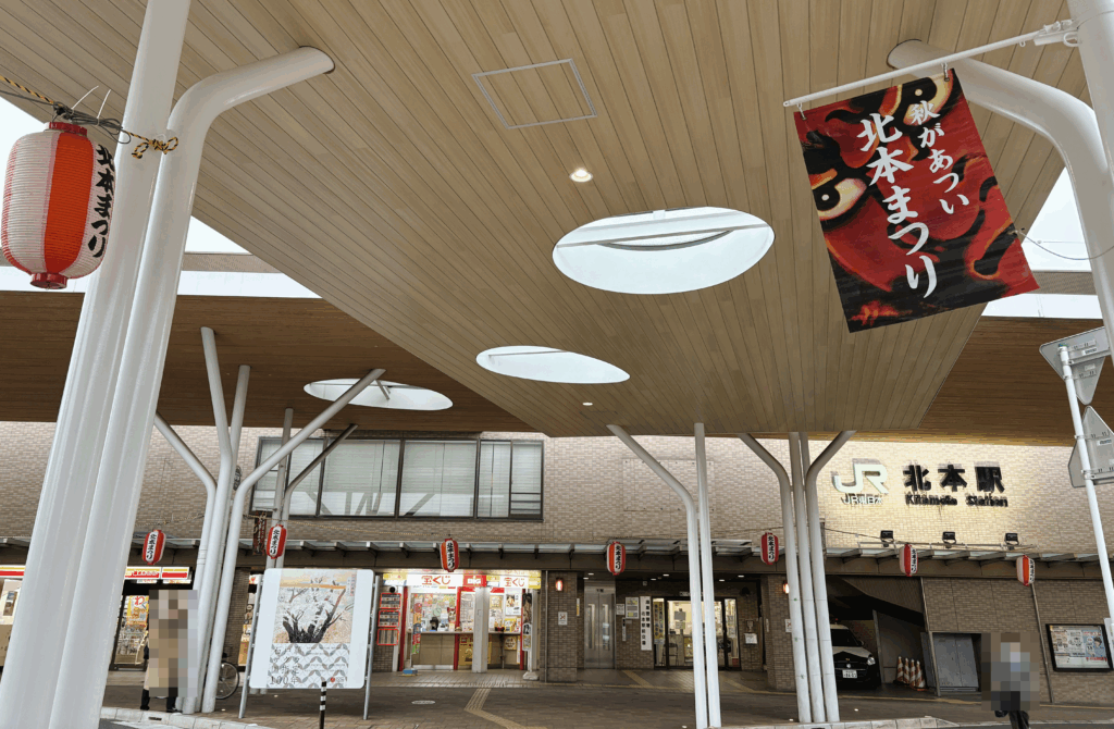 駅前のお祭りの準備の様子