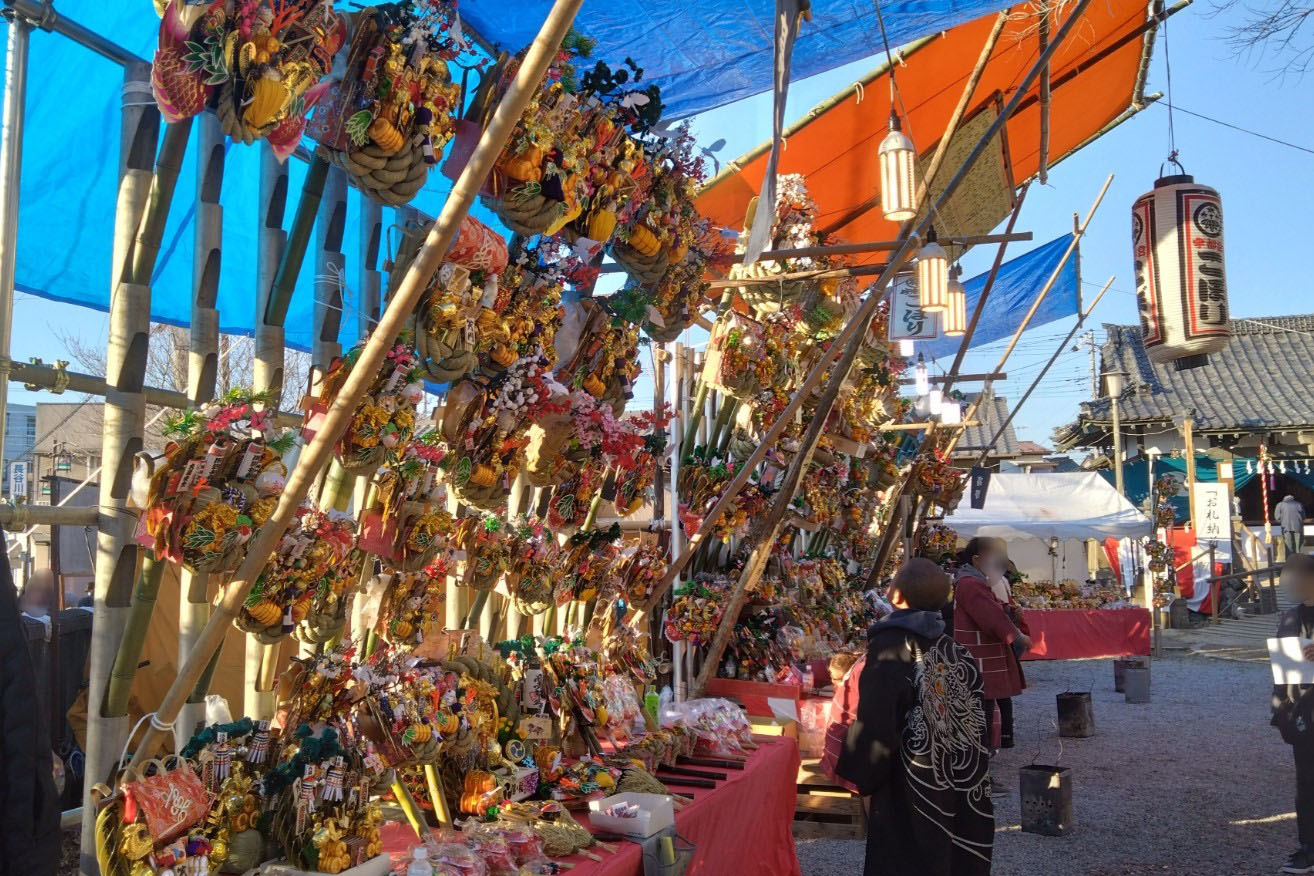 熊手の販売の様子