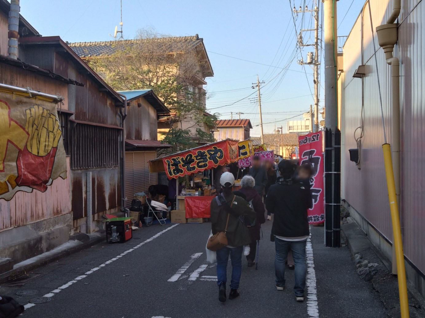 露店が並ぶ様子