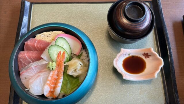 注文した海鮮丼