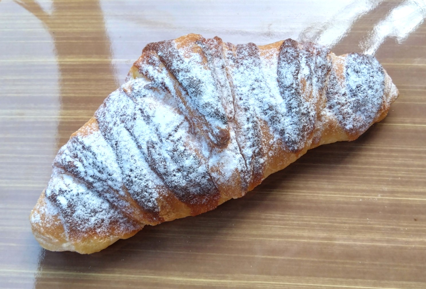 購入したクロワッサン