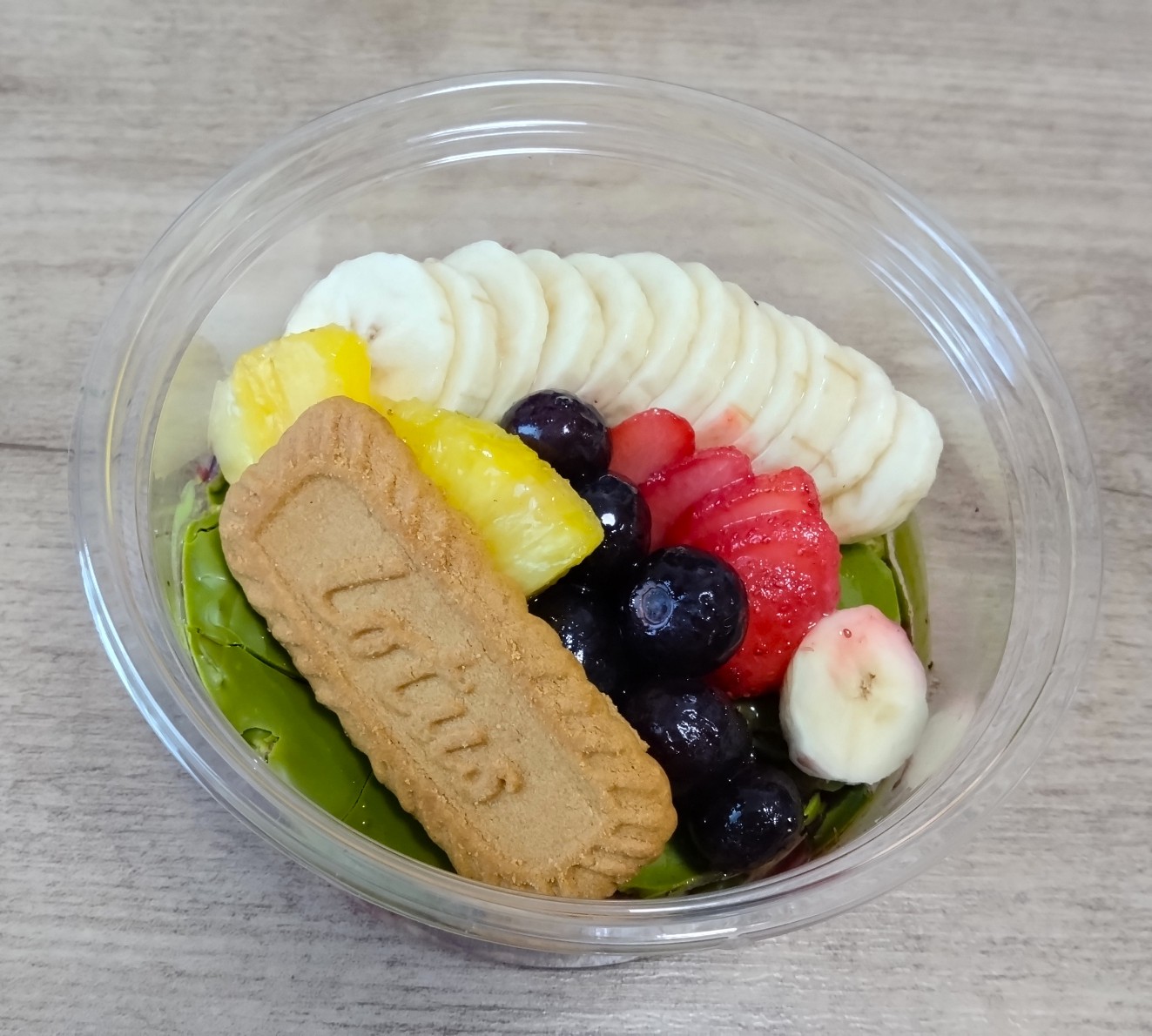 抹茶のアサイーボール