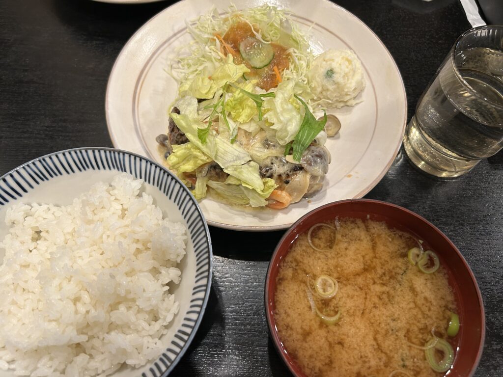 注文したハンバーグ