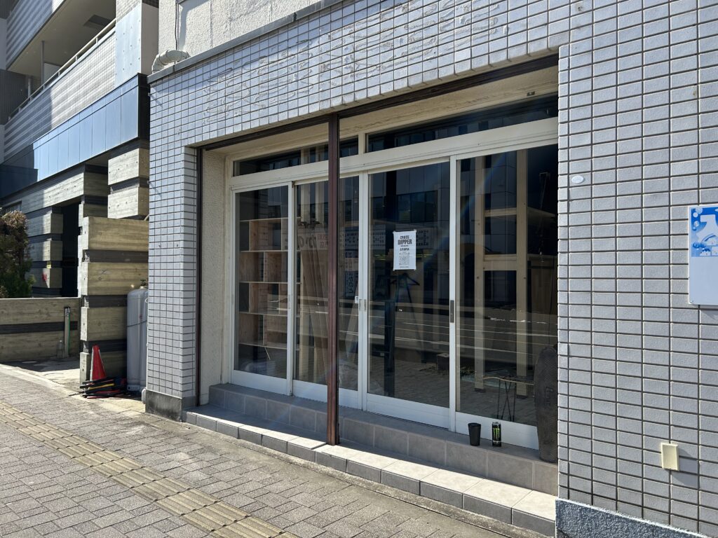 オープンするお店の外観