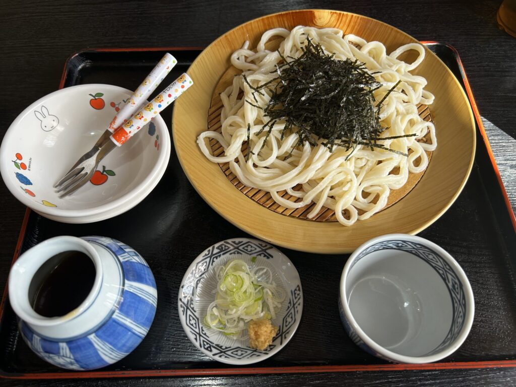注文したざるうどん
