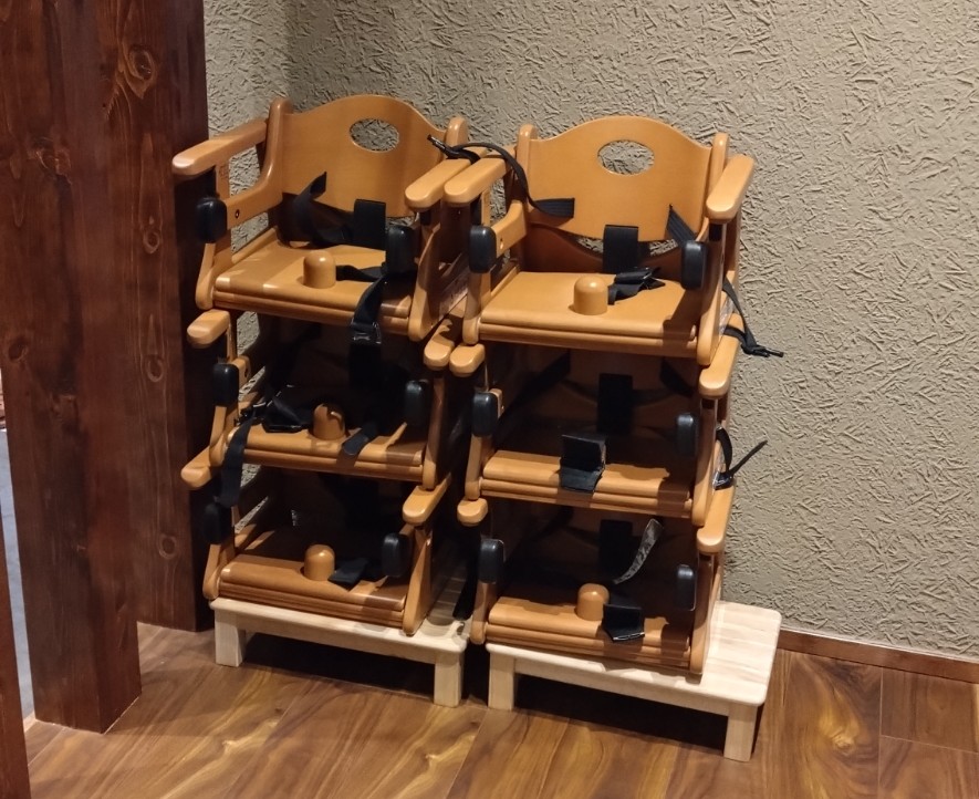 ベビーチェアー