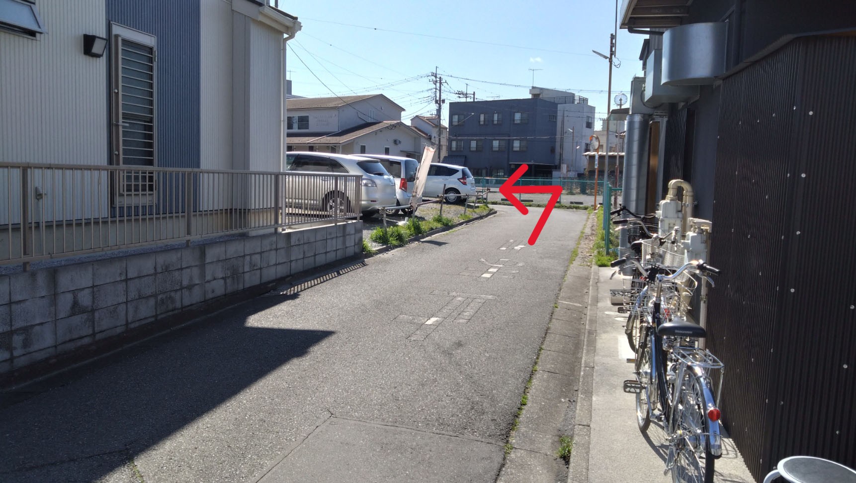 駐車場までの道