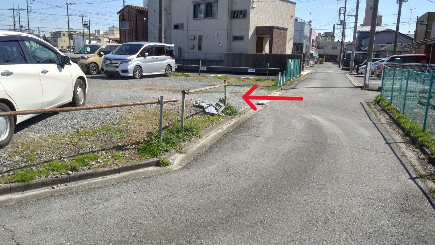 駐車場入り口
