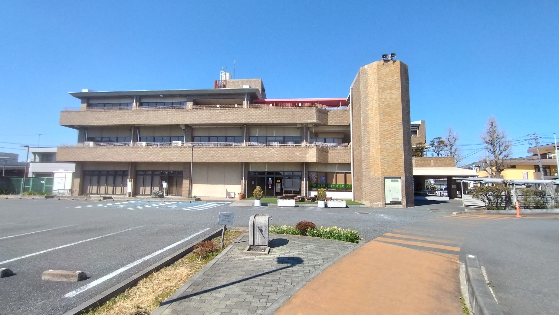 行田市コミュニティセンターみずしろ