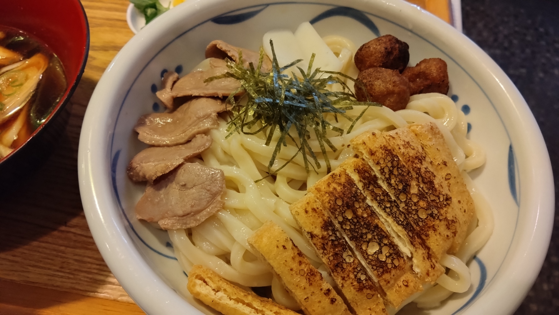 鴨南蛮うどんのアップ