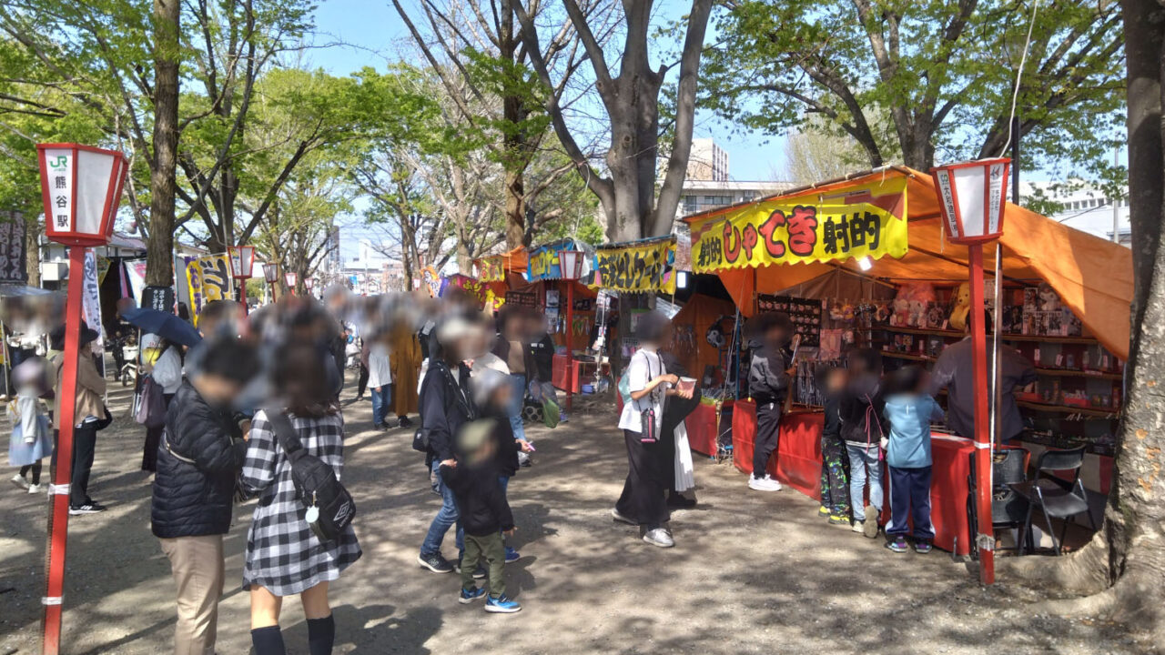 露店が並ぶ様子