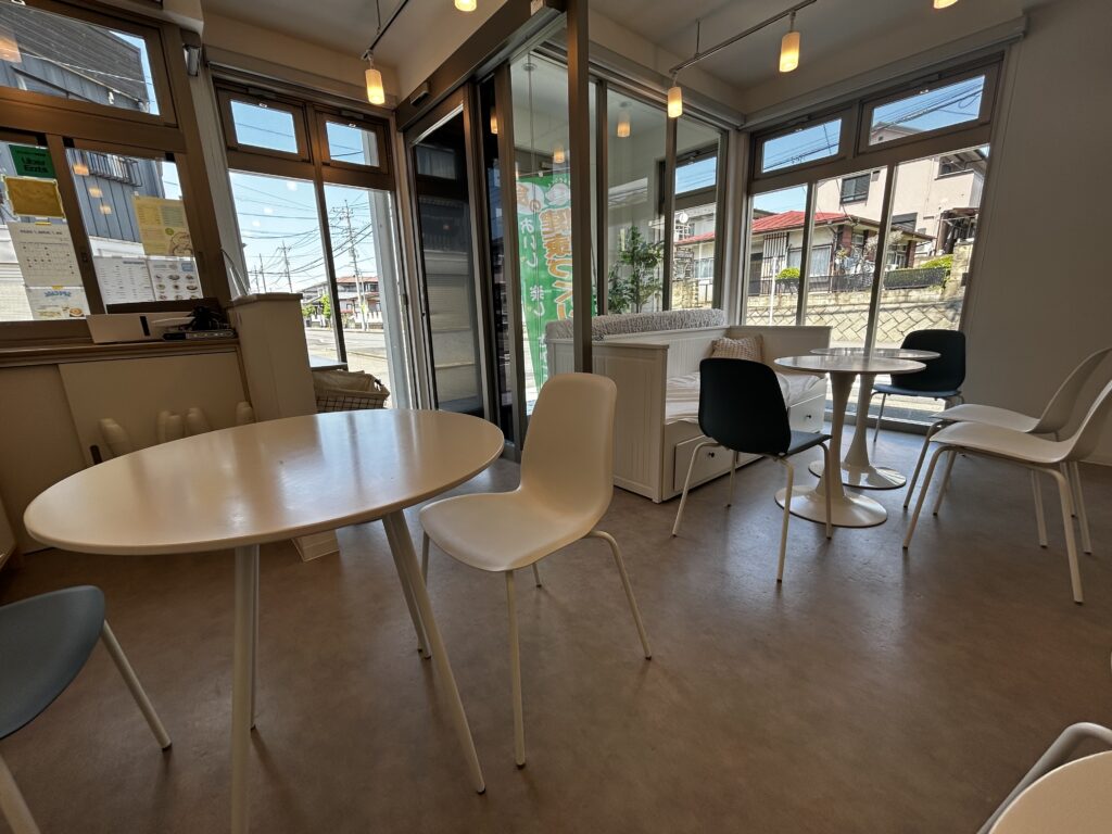 スタイリッシュな店内