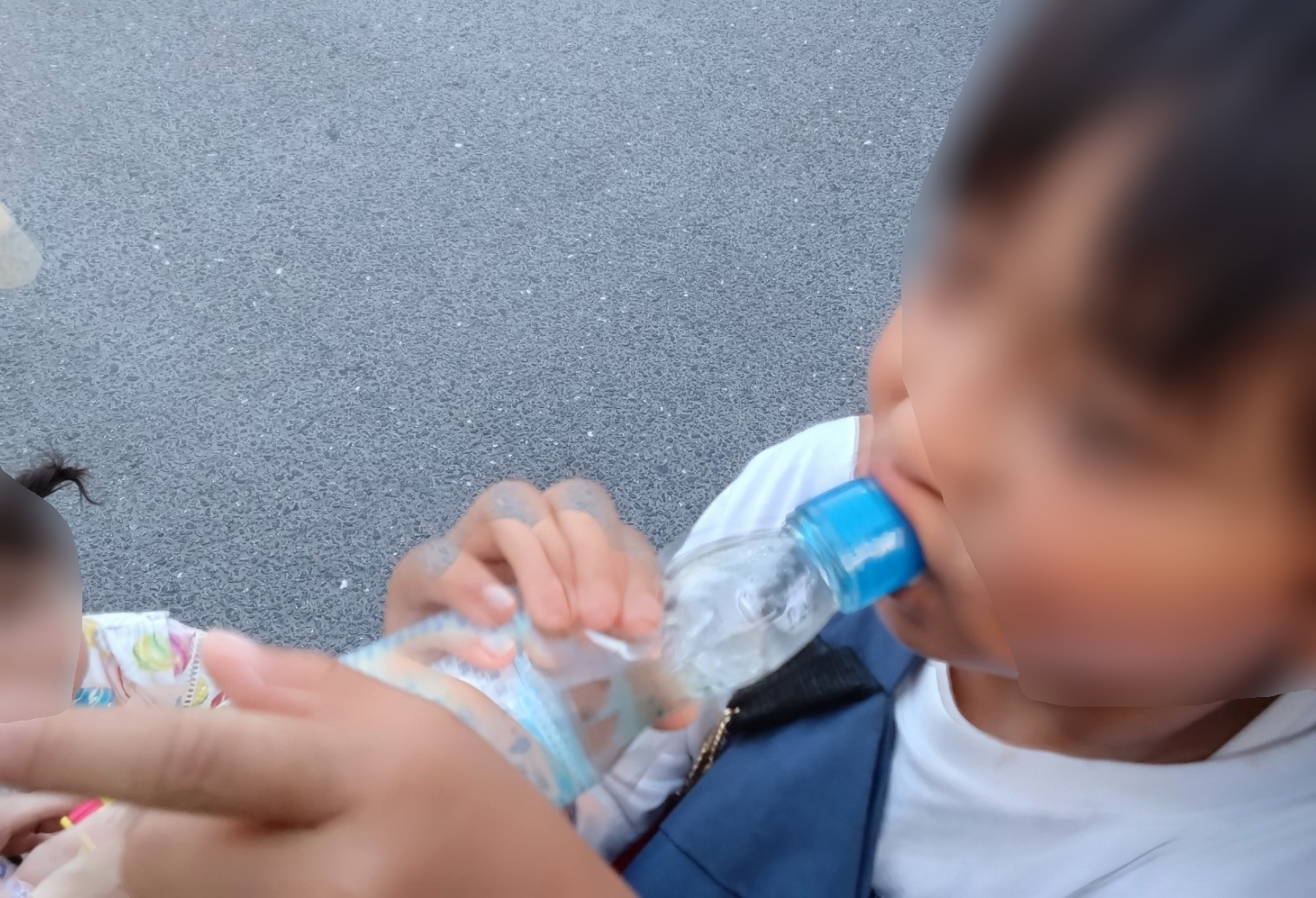 お祭りを楽しむ子どもたち