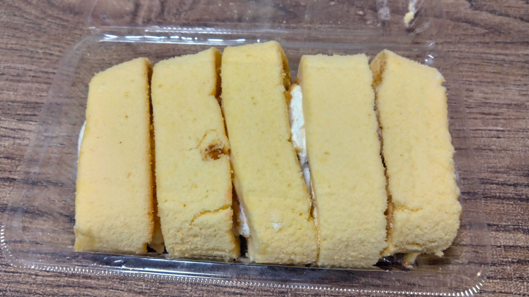 ロールケーキの切れはし